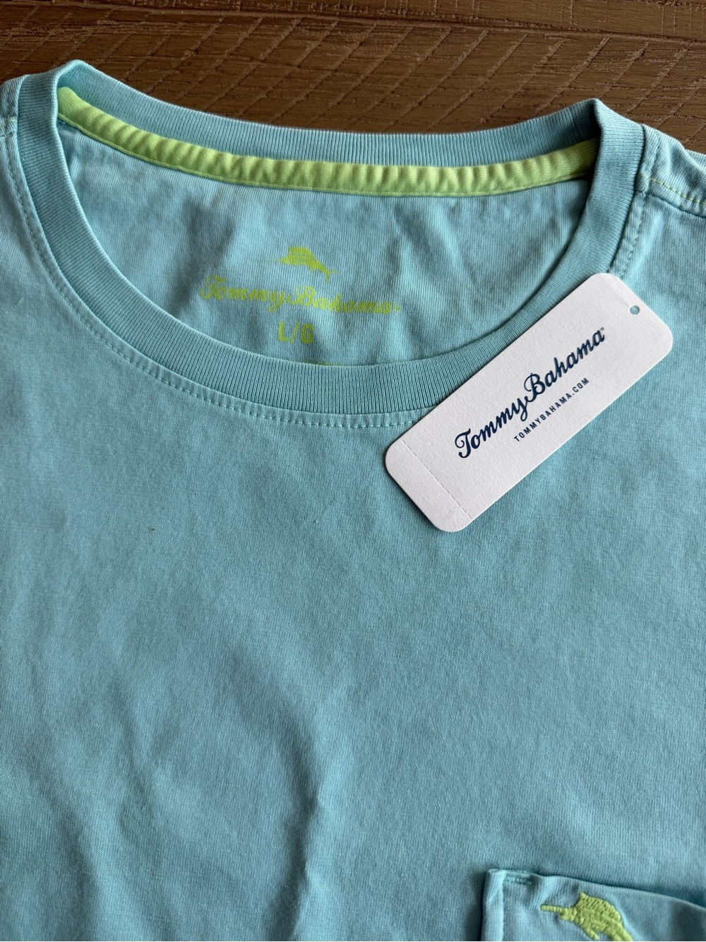 NWT Tommy Bahama Aqua Crewneck Tee with Lime Trim